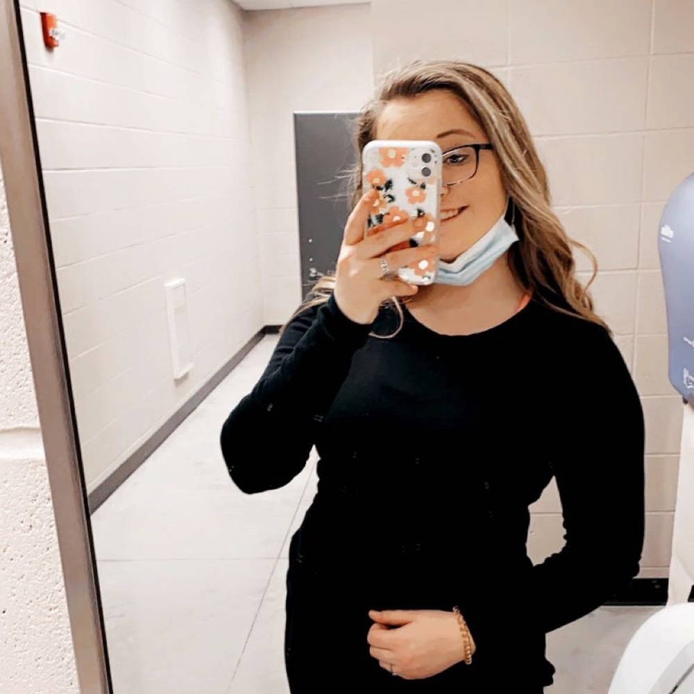 Meet your Posher, Alexis